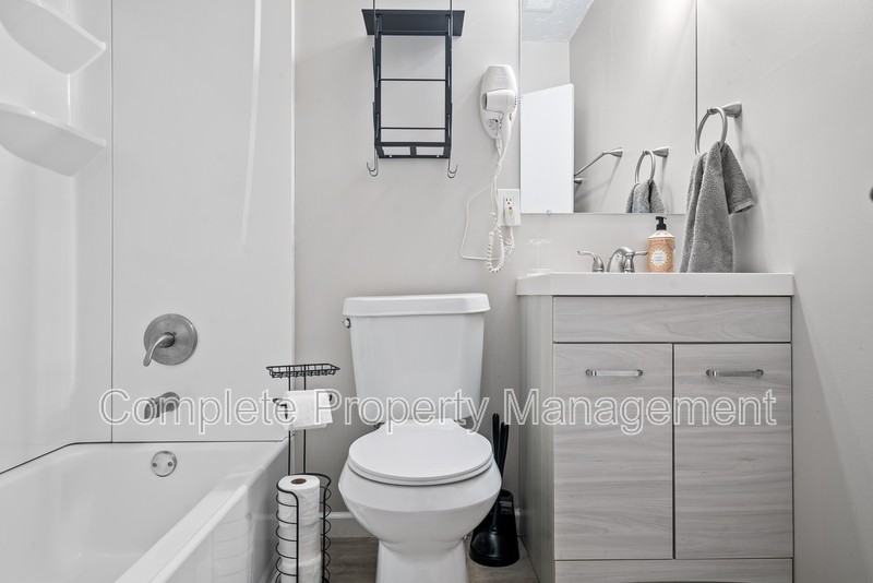233 Tucker Ave - Photo 7 of 9