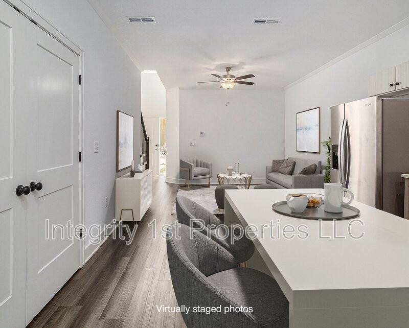 8819 N Helena Ave - Photo 5 of 19