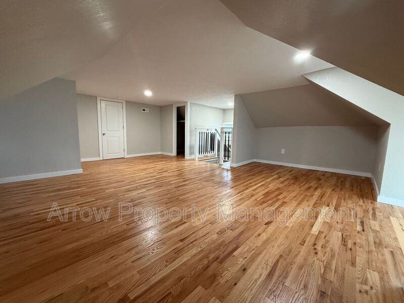 130 N 27th St #2 - Photo 2 of 8