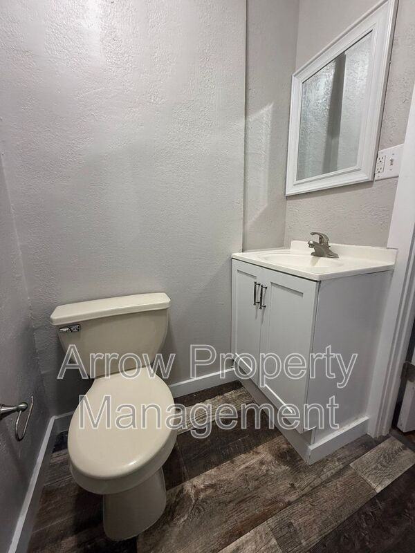 130 N 27th St #2 - Photo 5 of 8