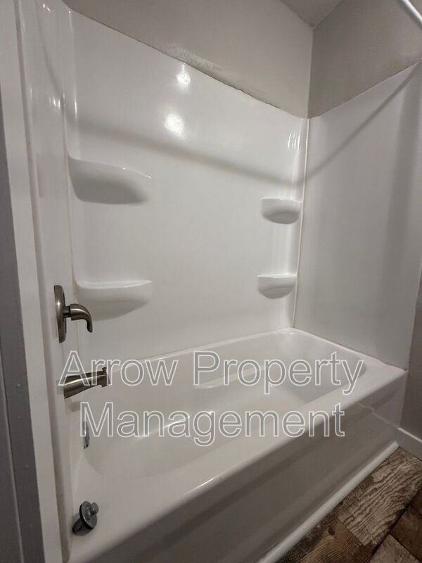 130 N 27th St #2 - Photo 6 of 8