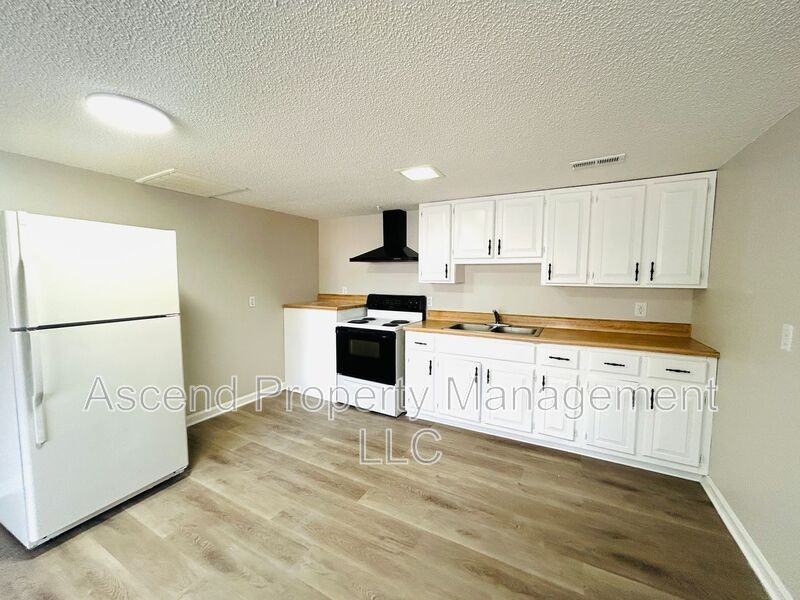 2715 Georgetown Dr Nw #1 - Photo 2 of 8