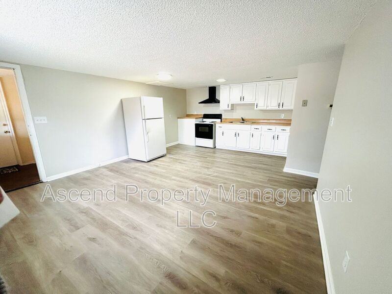 2715 Georgetown Dr Nw #1 - Photo 3 of 8