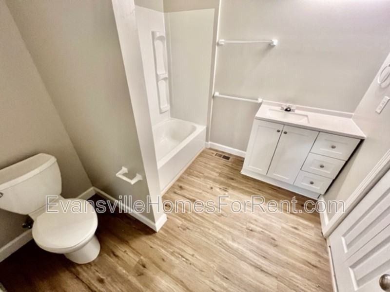 2812 B St - Photo 7 of 9