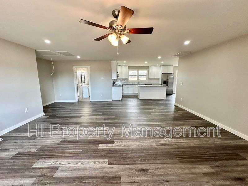 1033 S Frontage Rd - Photo 3 of 40