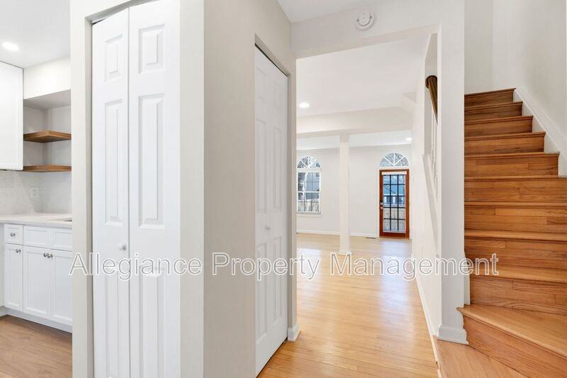 6630 Medinah Ln - Photo 3 of 35