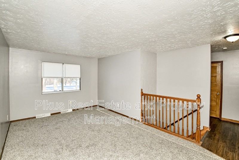 4266 S Main St - Photo 2 of 12