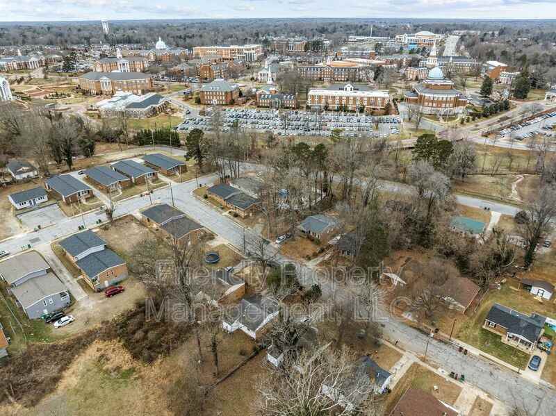 1505 Graves Ave - Photo 2 of 26