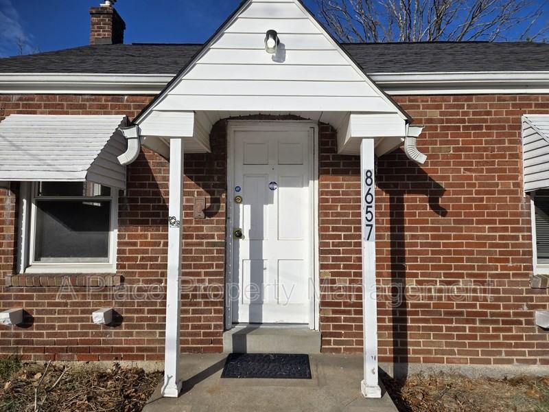 8657 North Ave - Photo 2 of 13