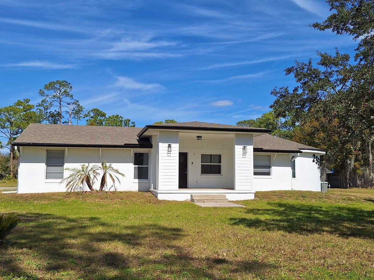 2551 May St - Photo 3 of 32