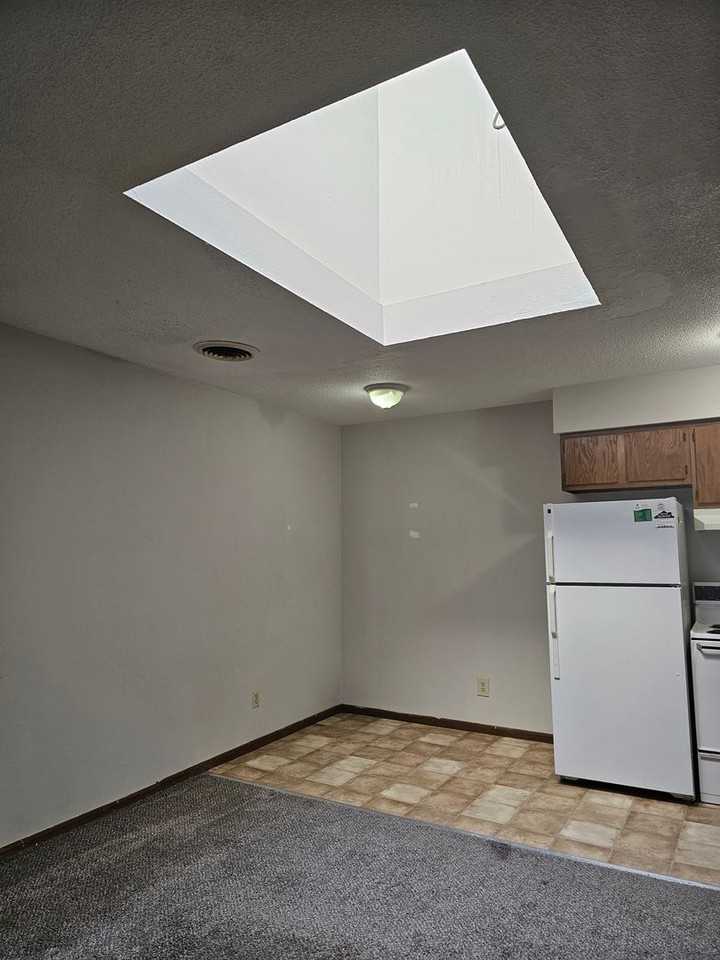 114 S Main St - Photo 2 of 9