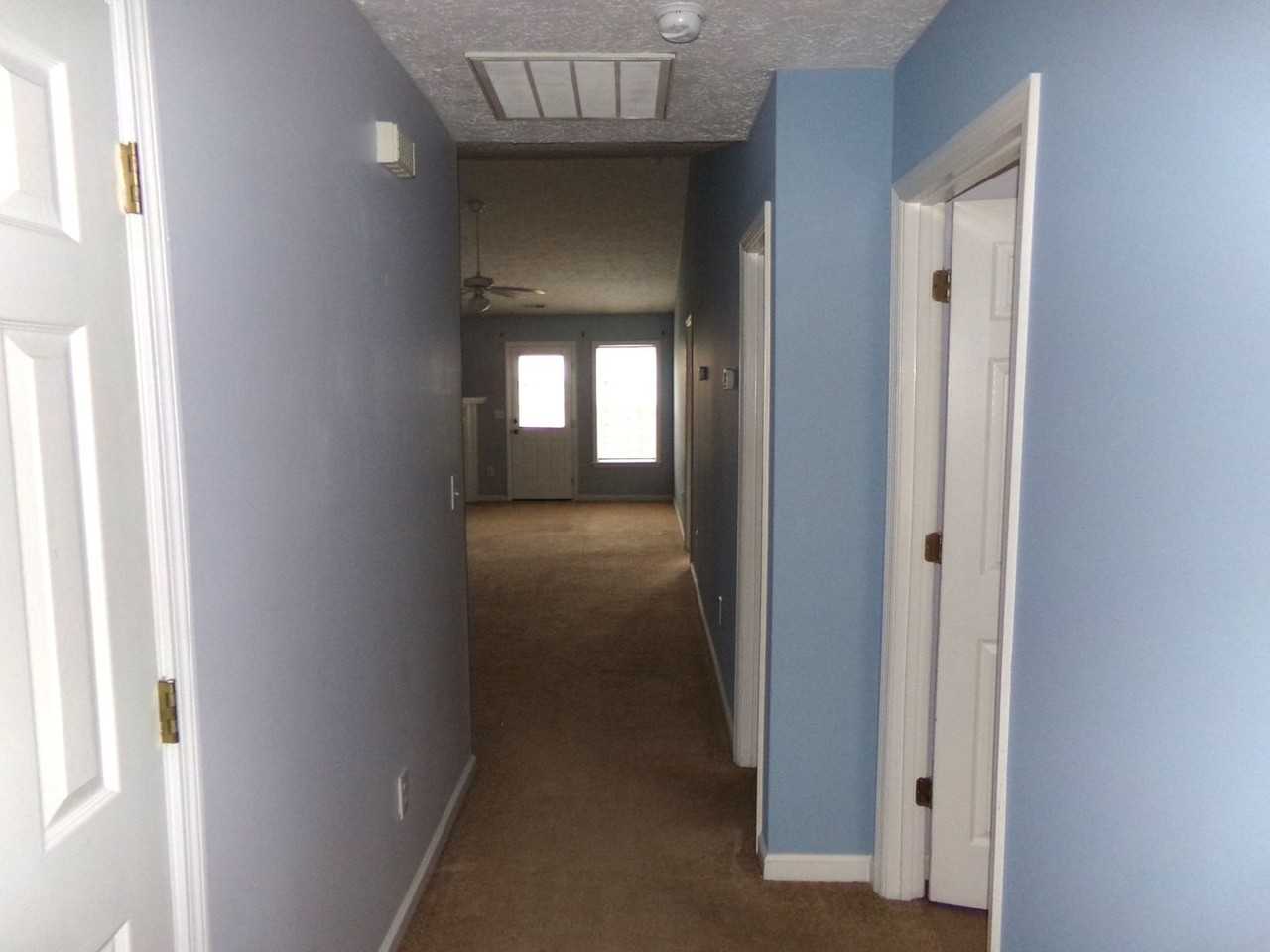 220 John Ct - Photo 3 of 23