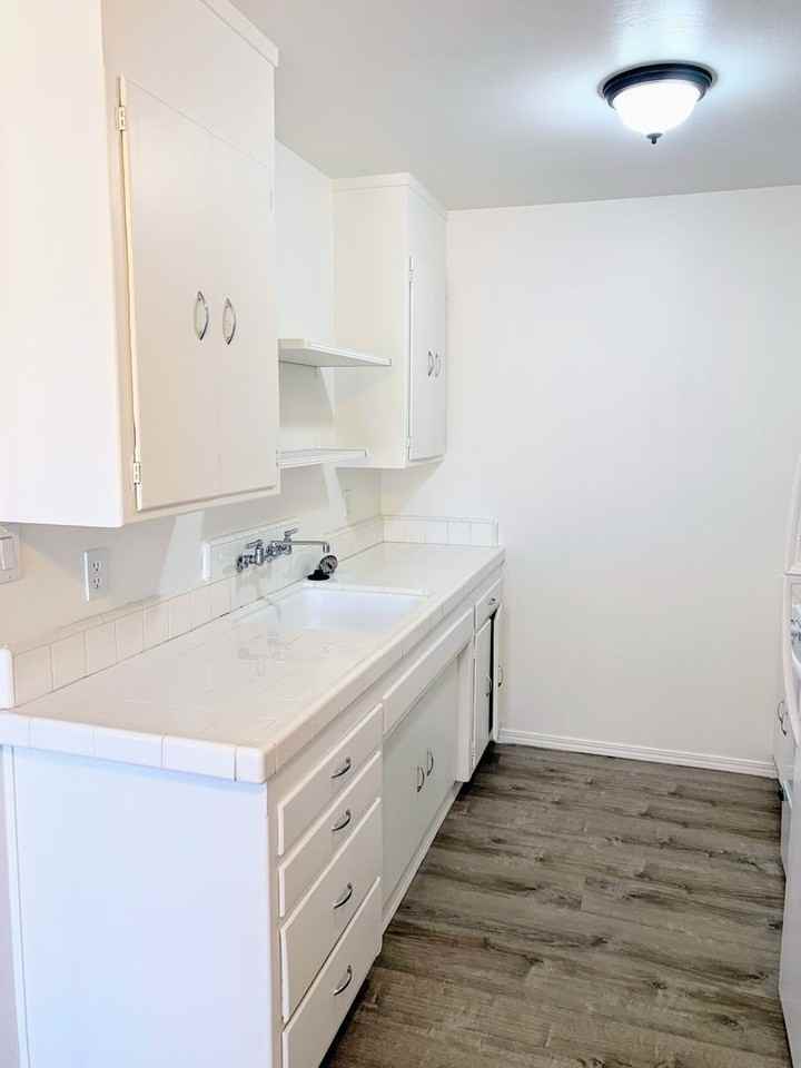 5479 Carlson Dr - Photo 6 of 22