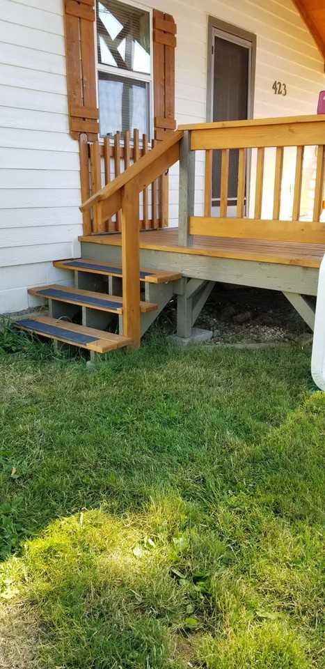 423 Ne Johnson St - Photo 3 of 12