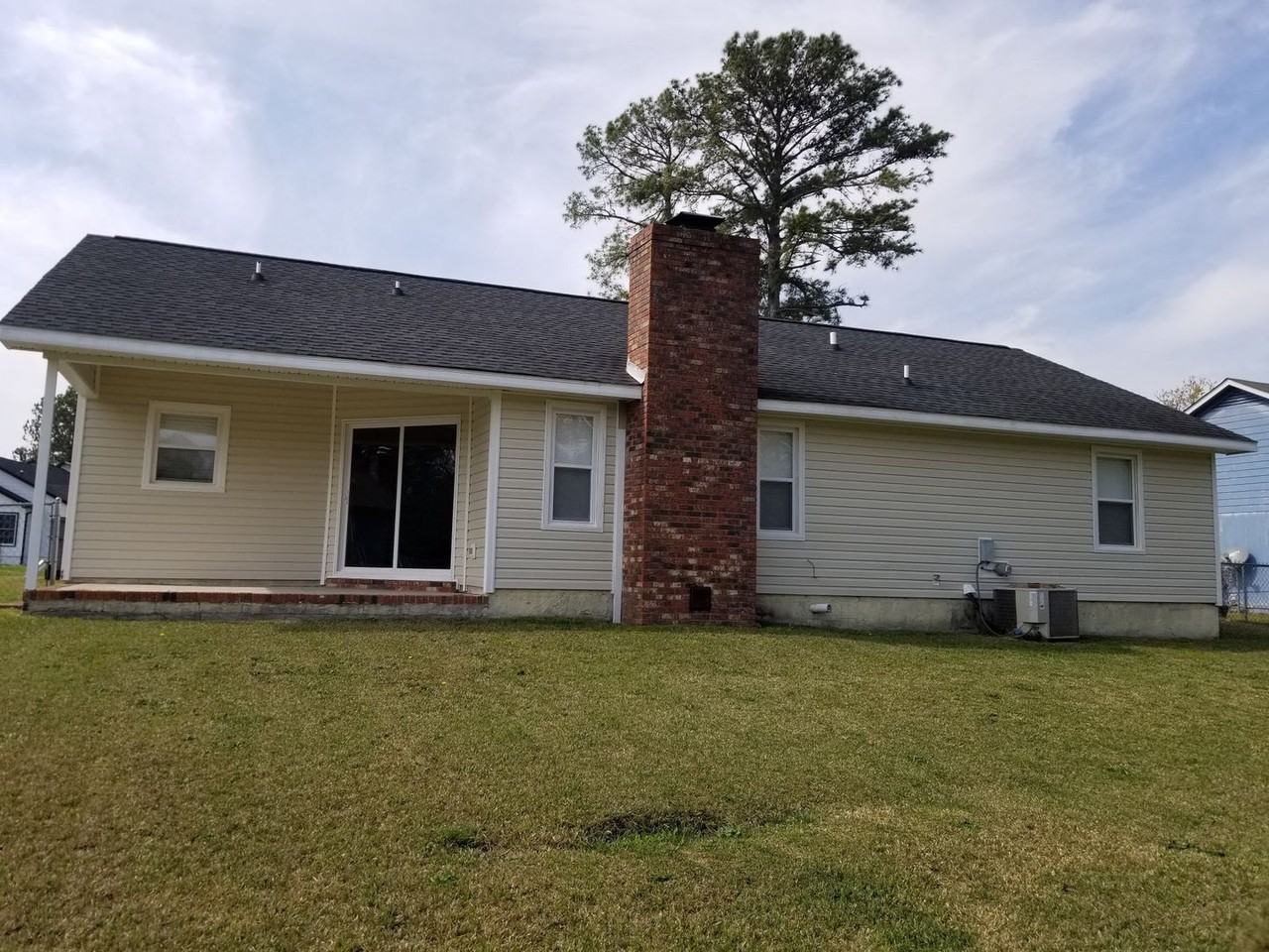 2439 Saddleridge Dr - Photo 2 of 19
