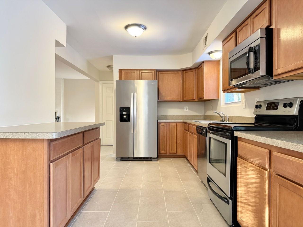 4 Saint James Ct - Photo 3 of 24