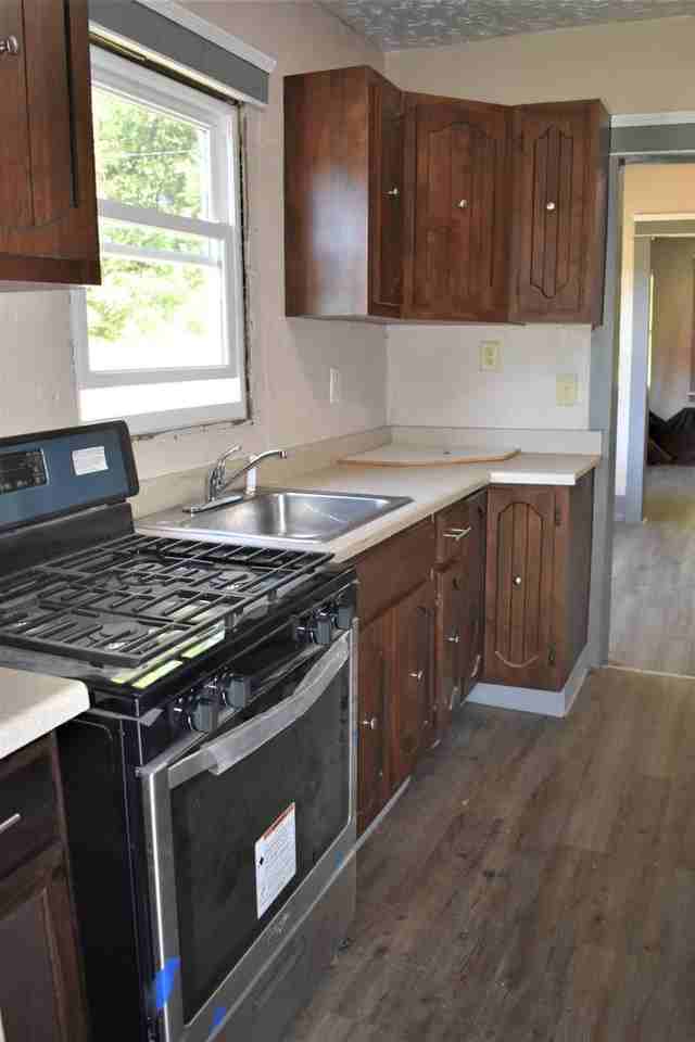 380 Mcclure Ave - Photo 2 of 10