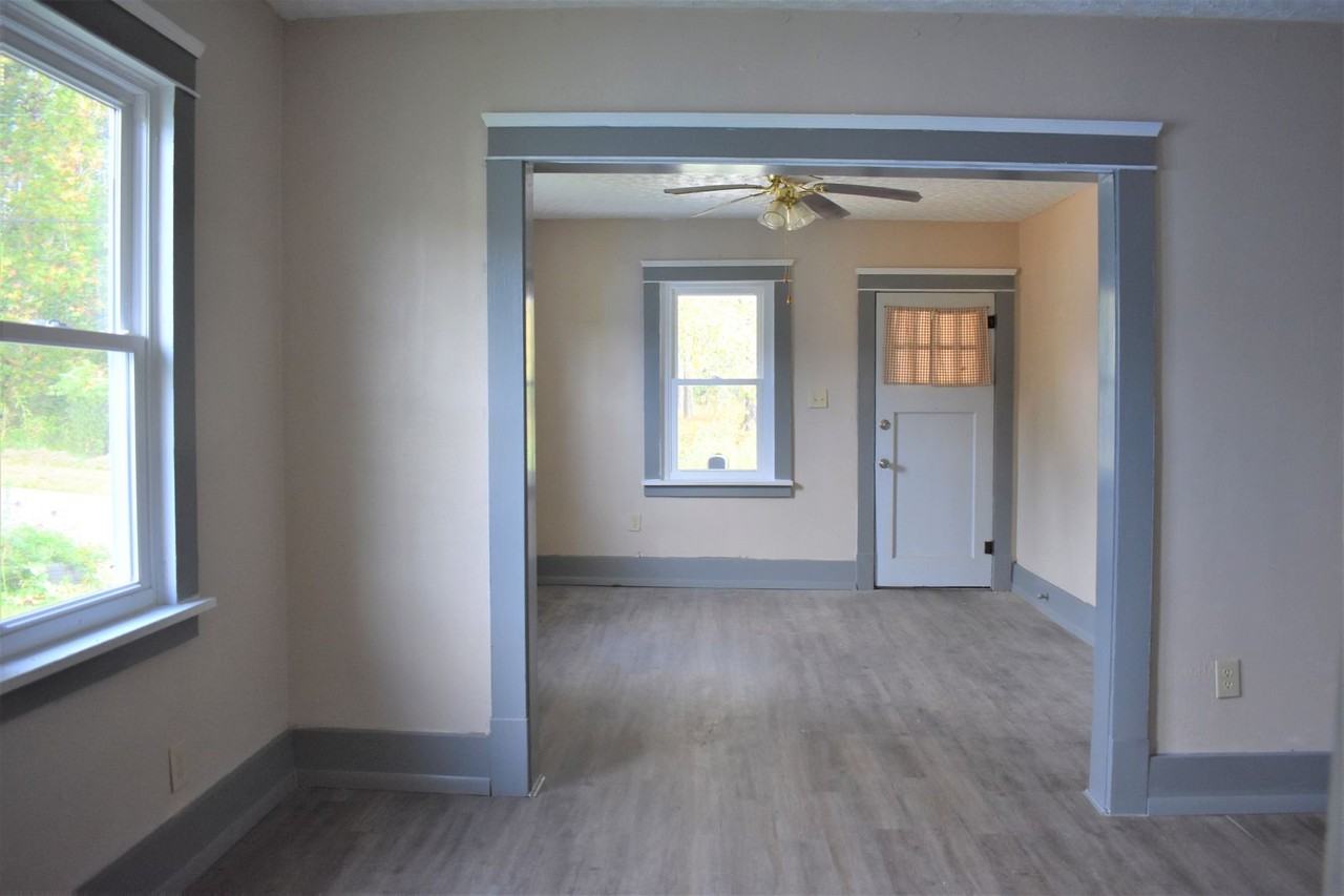 380 Mcclure Ave - Photo 3 of 10