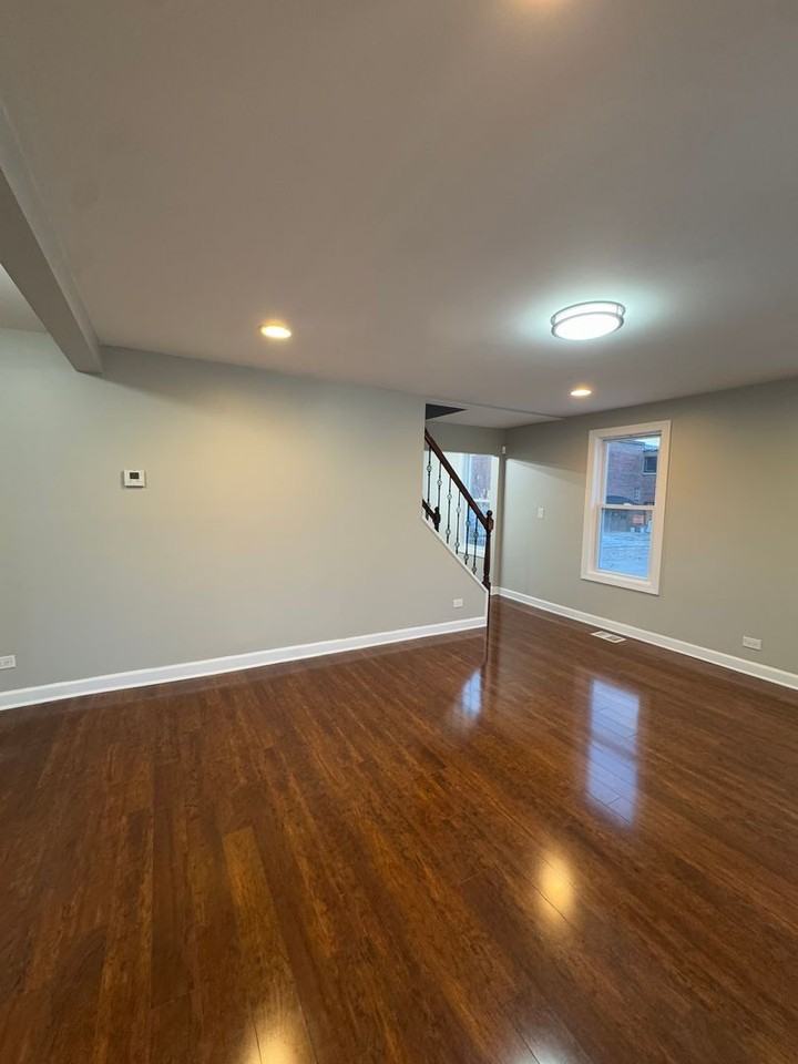 18320 Morris Ave - Photo 4 of 24
