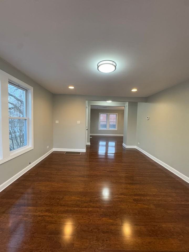 18320 Morris Ave - Photo 5 of 24
