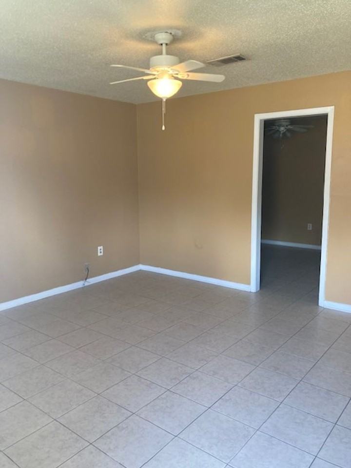 2606 W David Dr - Photo 2 of 11