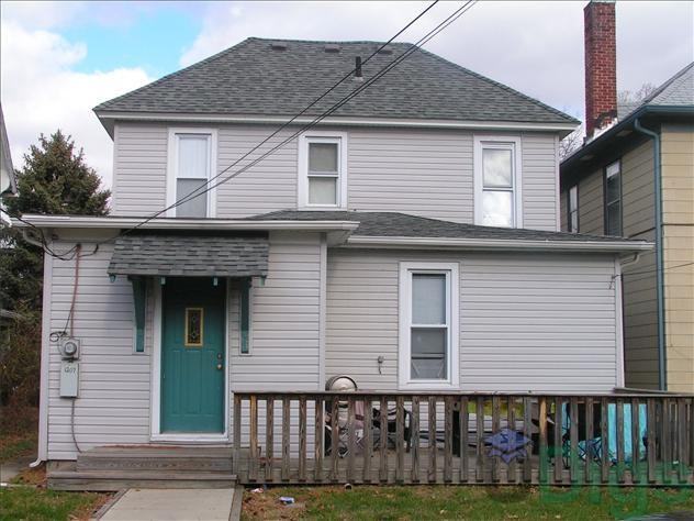 1207 Roberts St - Photo 2 of 22