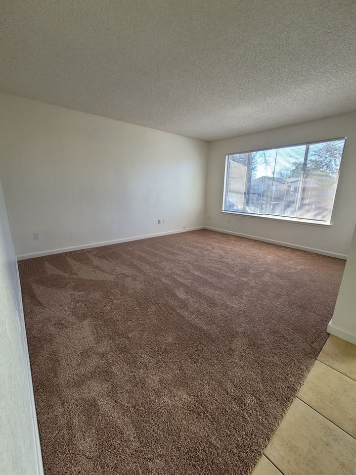 6 Saint Marie Cir - Photo 2 of 16