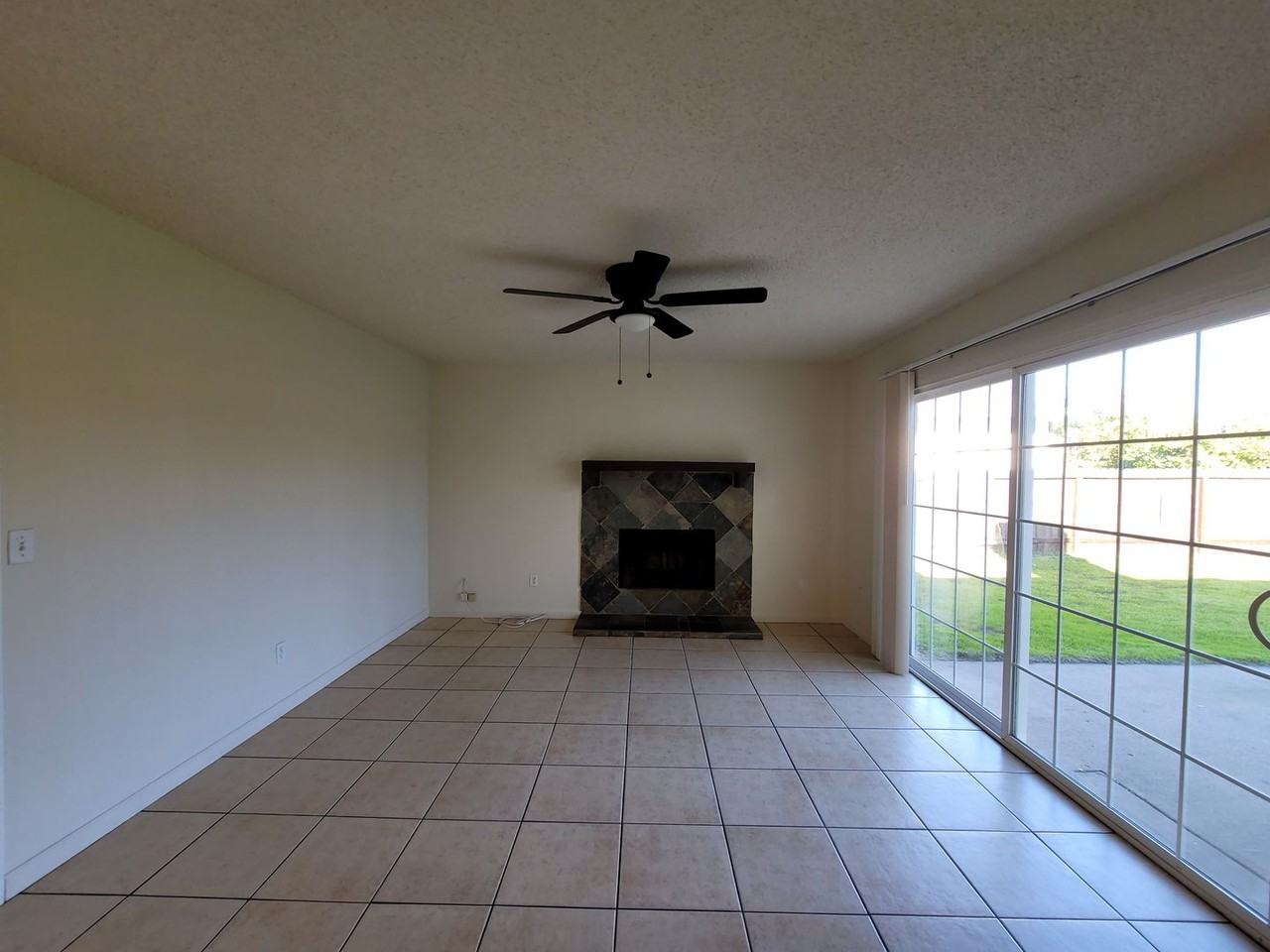 6 Saint Marie Cir - Photo 5 of 16