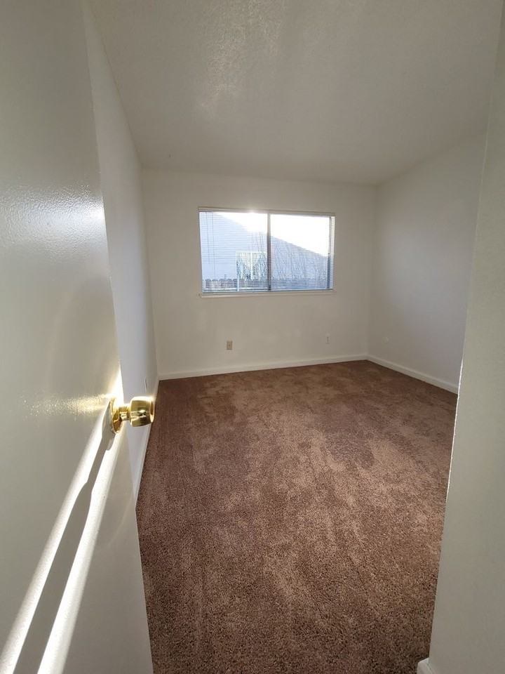 6 Saint Marie Cir - Photo 7 of 16