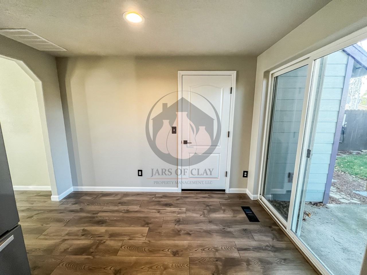 6682 Veranda Ct N - Photo 5 of 16