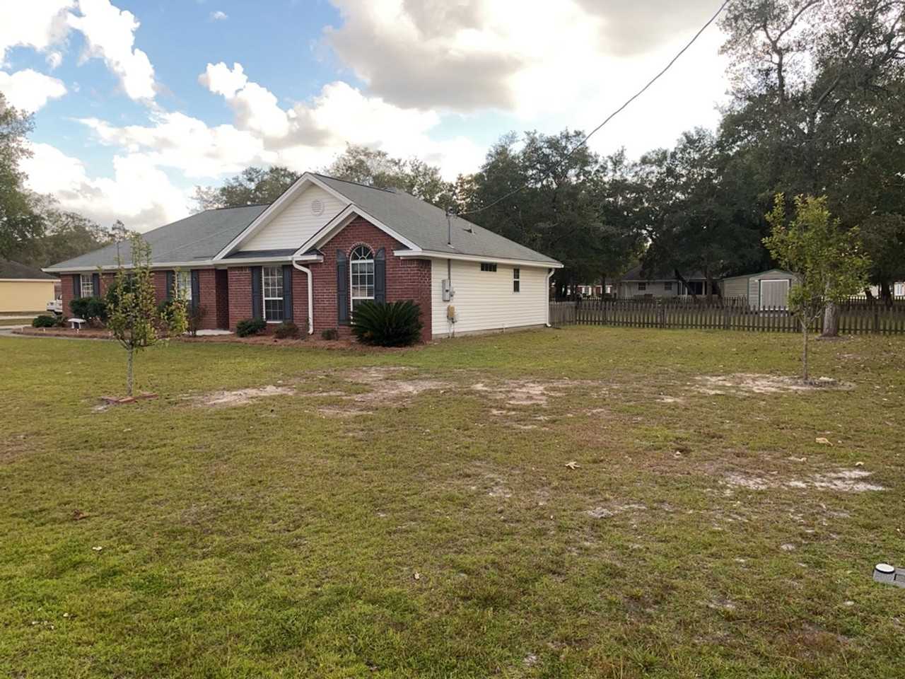 55 Phillip Dr - Photo 2 of 21