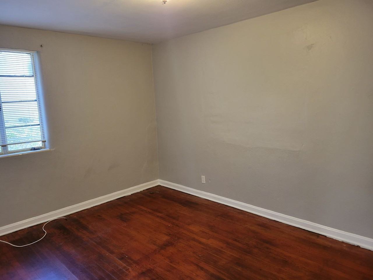 5120 Lexington Ave - Photo 3 of 13