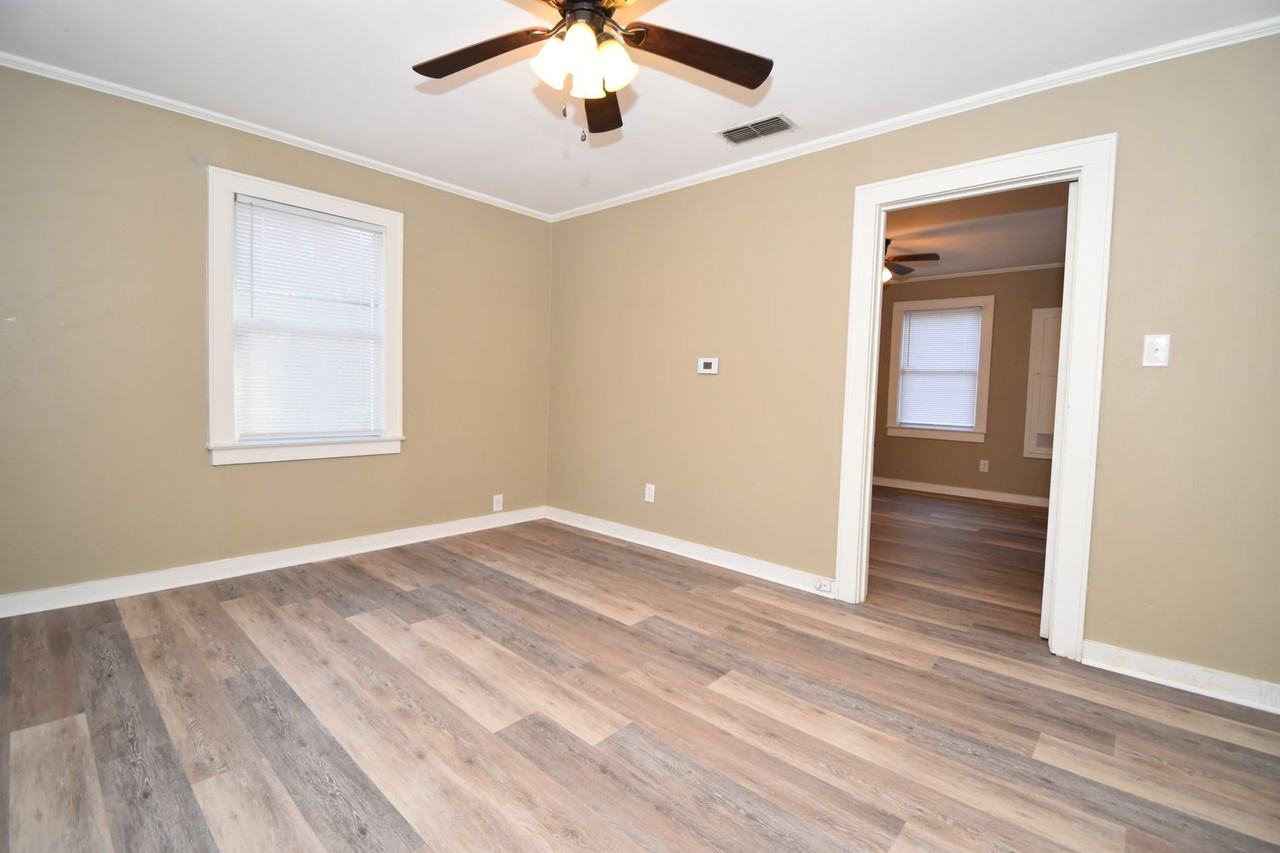 1521 Cooktown Rd - Photo 5 of 14