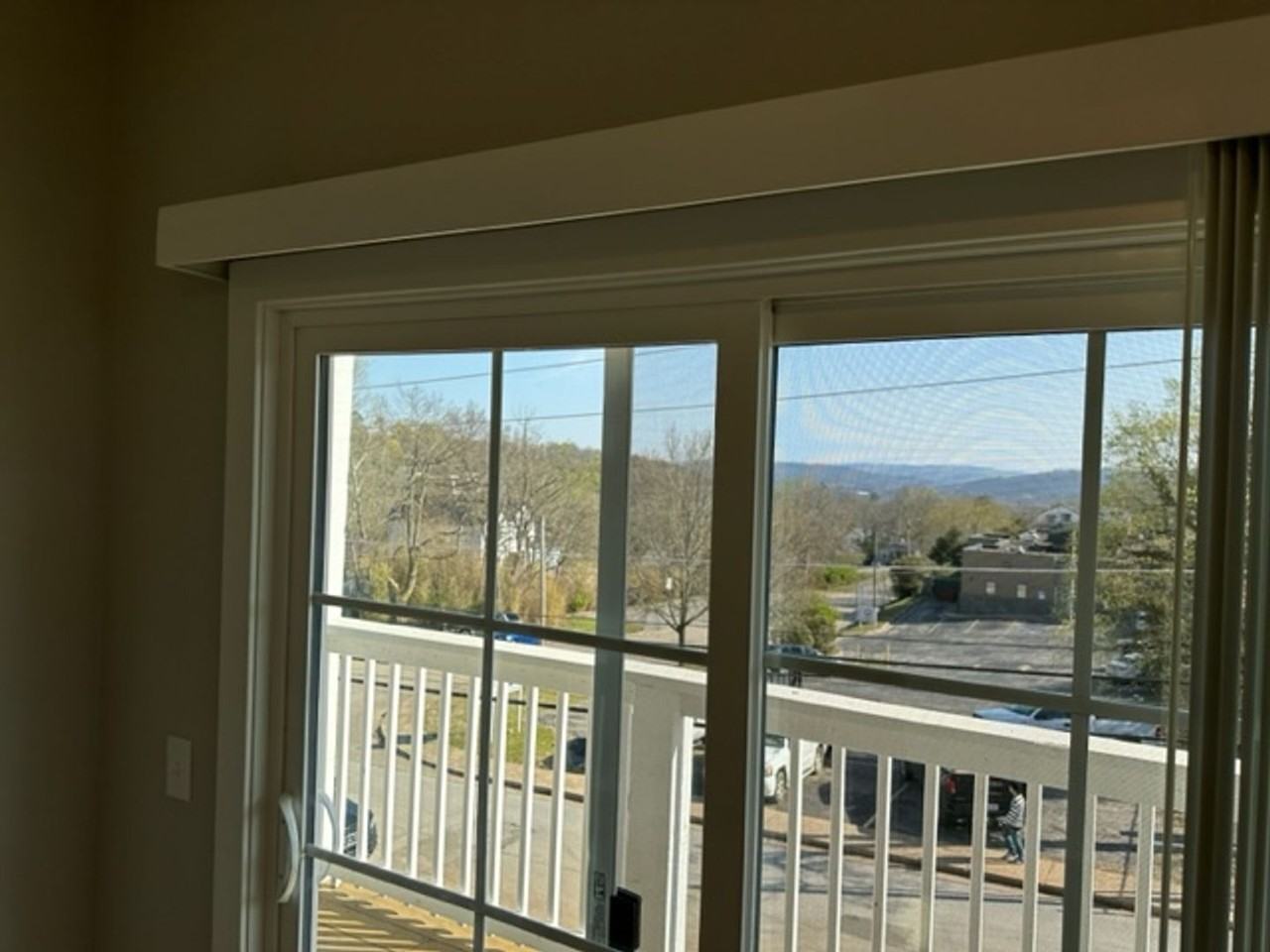 122 E Spring St - Photo 7 of 14