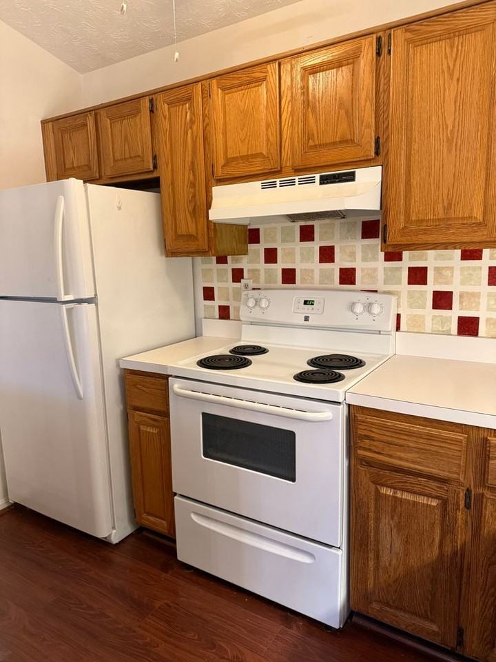 2153 Wainwright Ct #2B - Photo 4 of 14