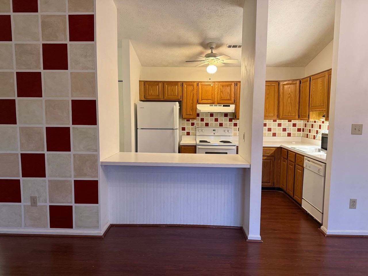 2153 Wainwright Ct #2B - Photo 5 of 14