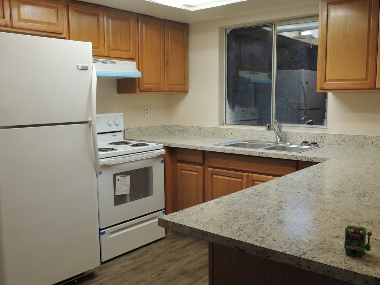 101 E Queens Way - Photo 2 of 9