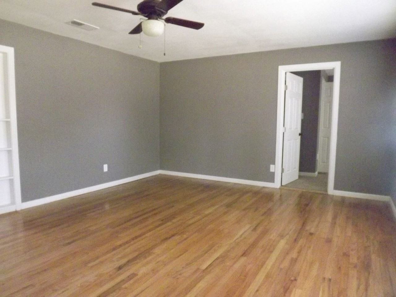 4305 31st Street - Photo 4 of 9