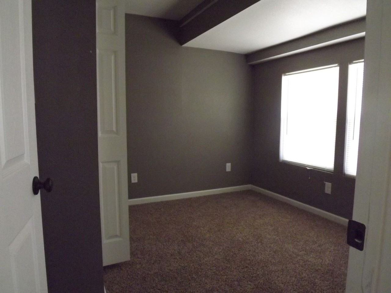 4305 31st Street - Photo 5 of 9