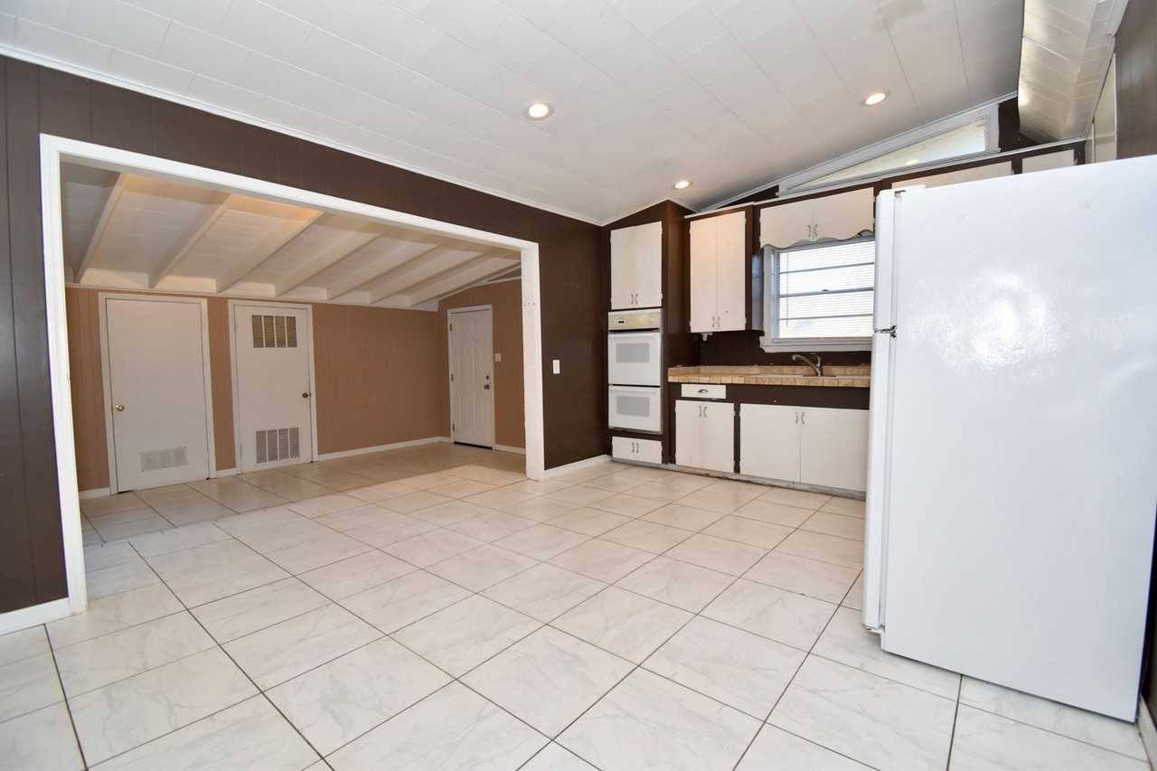 5086 Highway 167 - Photo 6 of 18
