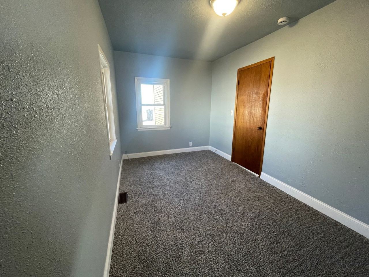 717 N 5th Ave - Photo 6 of 7