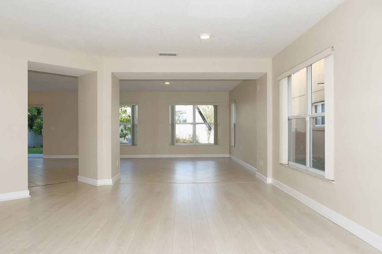 2705 Amanda Kay Way - Photo 3 of 39