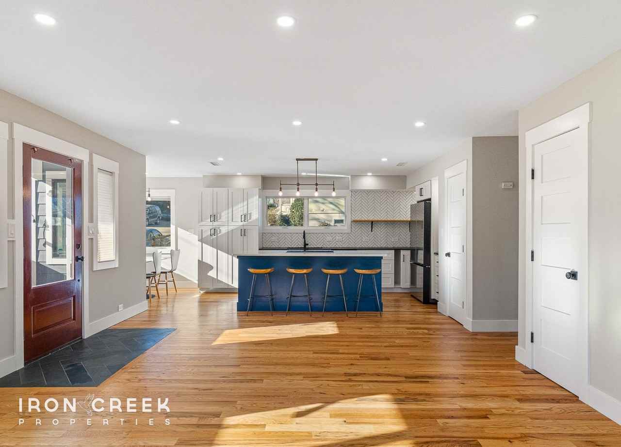 229 Flint St - Photo 3 of 31