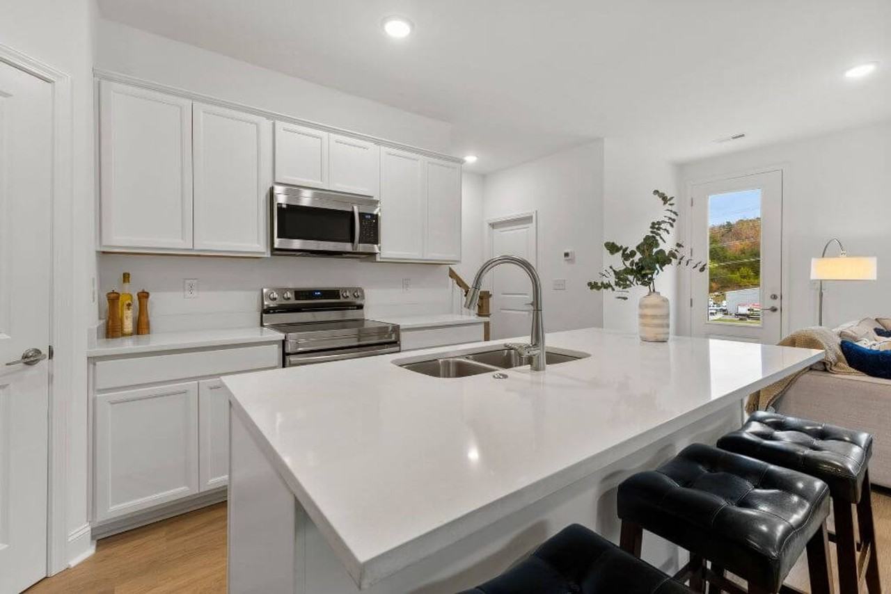 9159 Rolling Stone Way - Photo 6 of 12