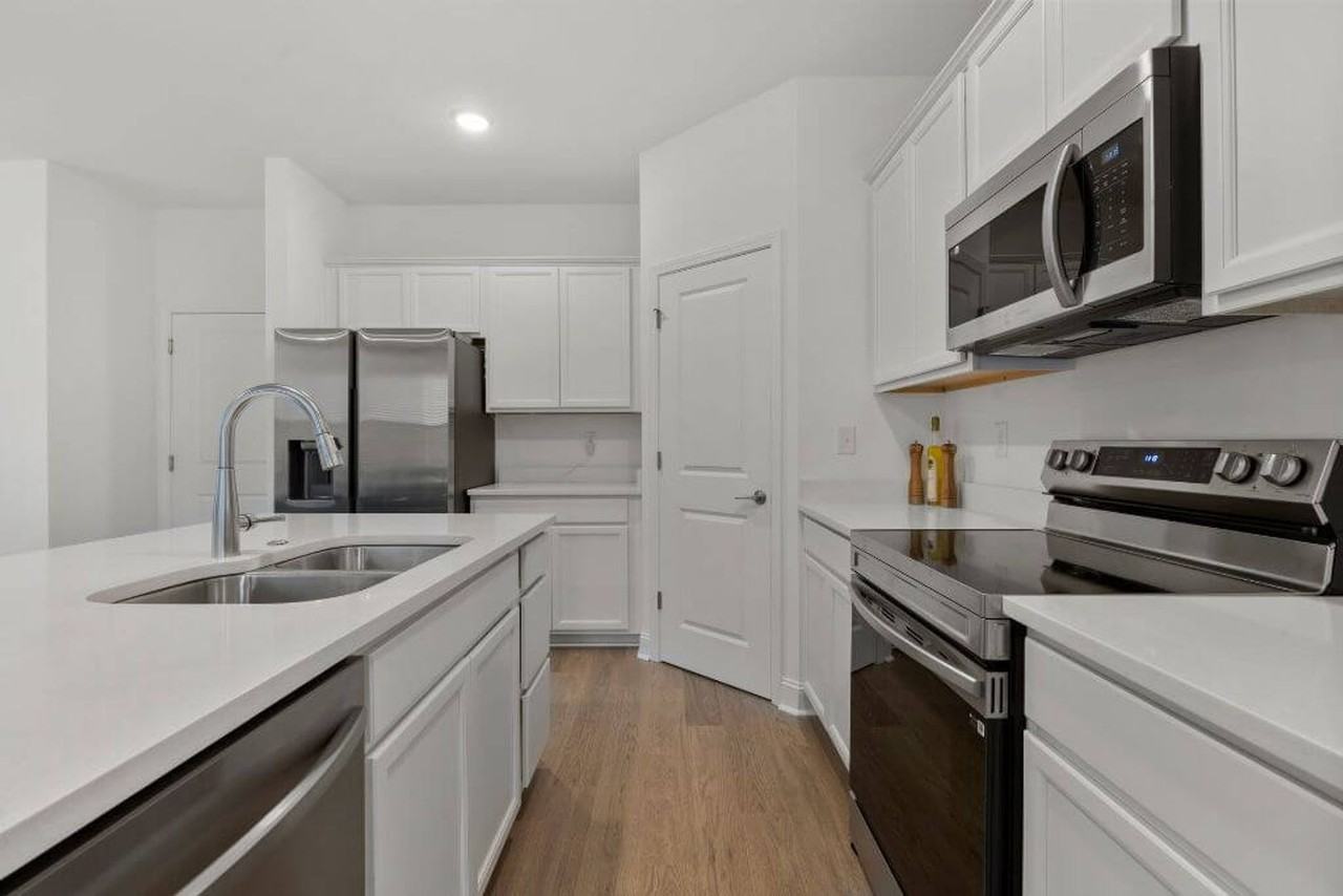 9159 Rolling Stone Way - Photo 7 of 12