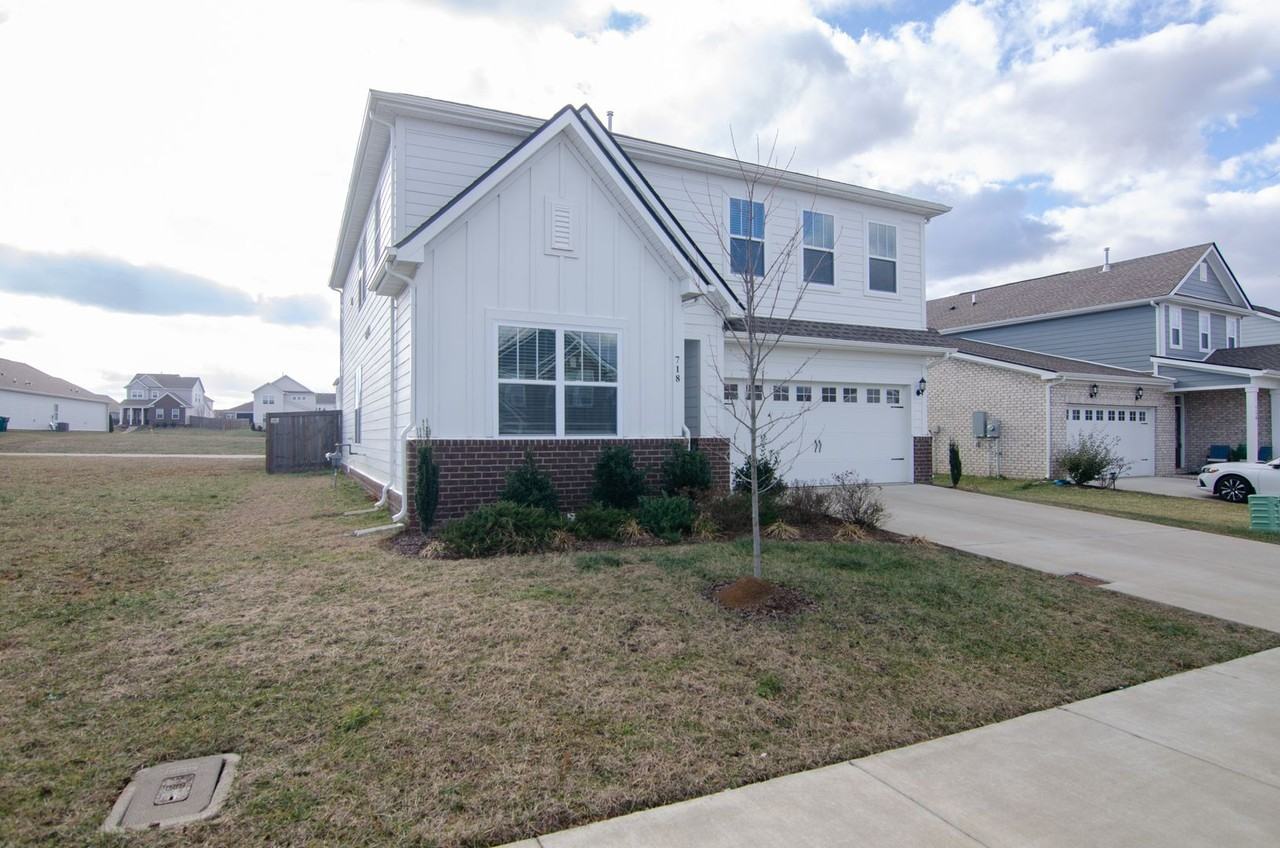 718 Ewell Farm Dr - Photo 2 of 30