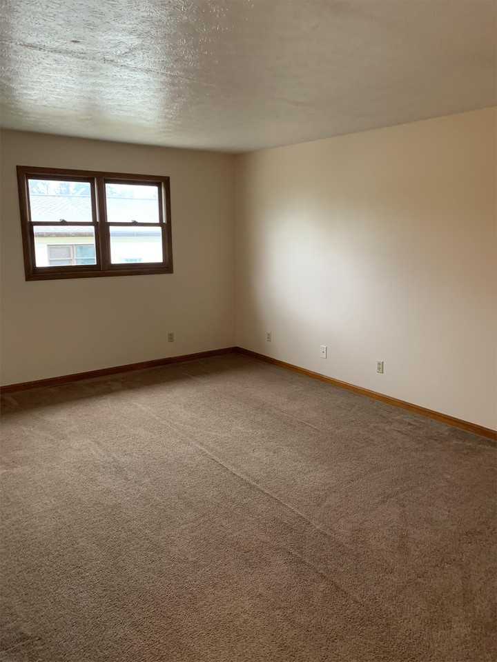 625 BW LN - Photo 3 of 7