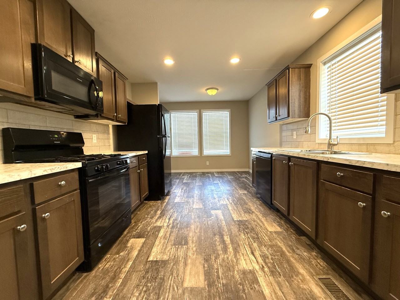 12412 Creekview Ave #332 - Photo 3 of 36