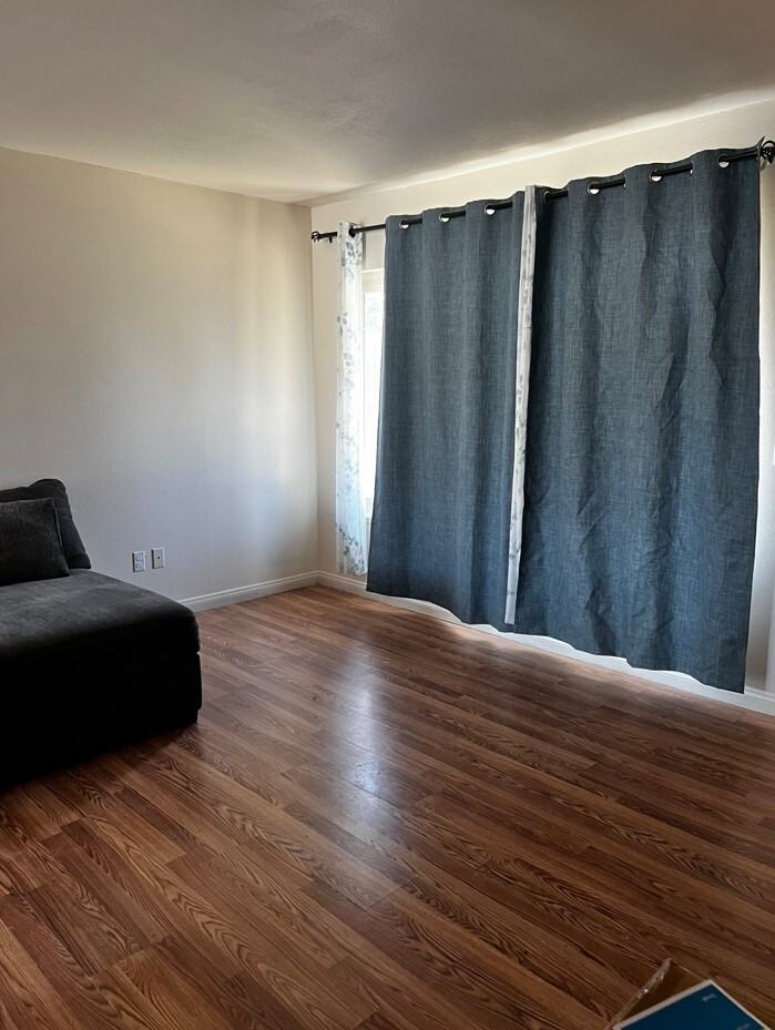 4505 Montgomery Street - Photo 4 of 7