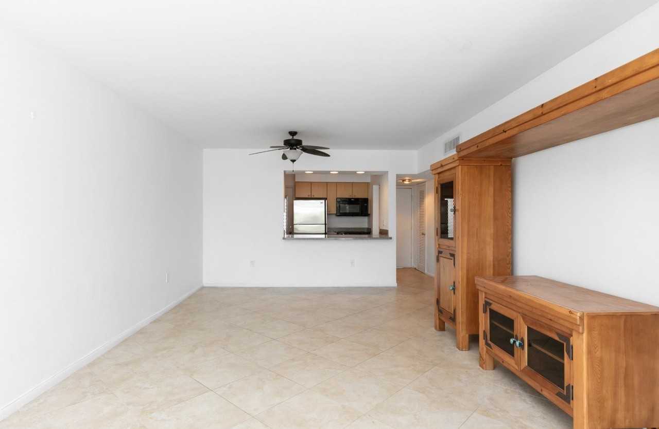 2700 Banyan Road - Photo 2 of 5